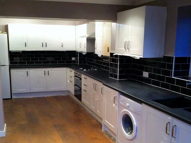 images/kitchens/slider/fitted-kitchen-4-kireth-ai.jpeg