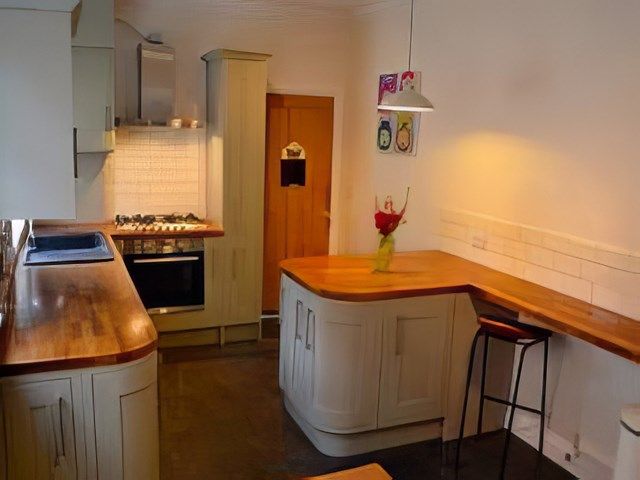 images/kitchens/slider/fitted-kitchen-7-kireth-ai.jpeg