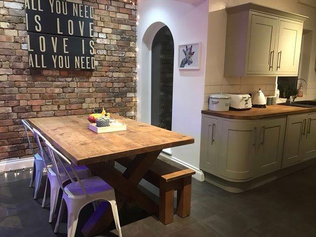images/kitchens/slider/fitted-kitchen-10-kireth-ai.jpeg